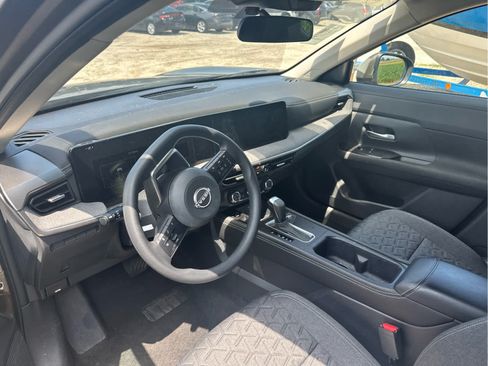 Used 2025 Nissan Kicks SV AWD/4WD image 7
