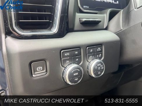 Used 2023 GMC Sierra 1500 Denali w/ Technology Package AWD/4WD image 9