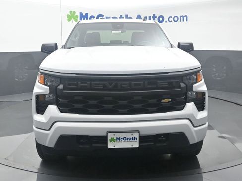 Used 2025 Chevrolet Silverado 1500 Custom image 4