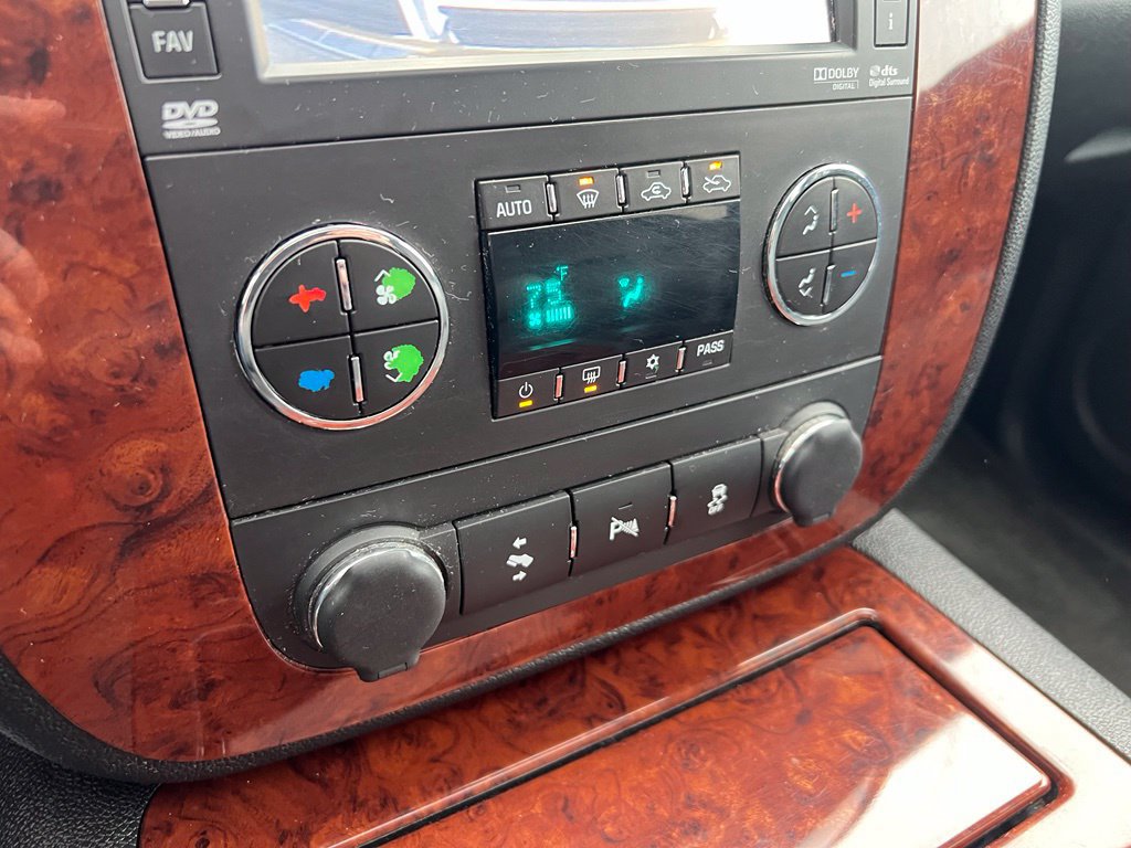 Used 2012 Chevrolet Avalanche LTZ AWD/4WD image 27