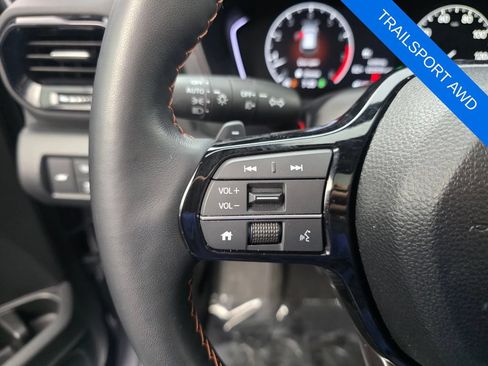 Used 2025 Honda Pilot TrailSport image 20
