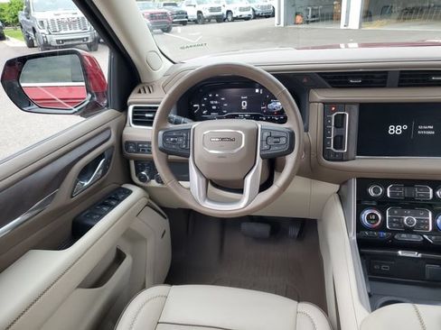 Used 2024 GMC Yukon Denali AWD/4WD image 12