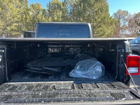 Used 2022 Jeep Gladiator Sport image 34