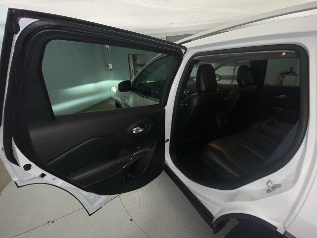 Used 2021 Jeep Cherokee Limited w/ Elite Package FWD image 23