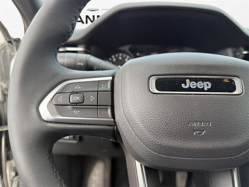 Used 2024 Jeep Compass Limited image 25