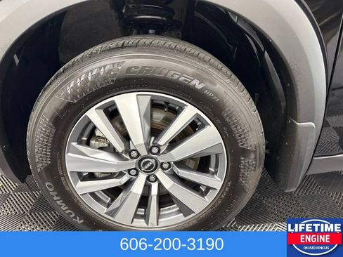 Used 2024 Nissan Pathfinder SL AWD/4WD image 14
