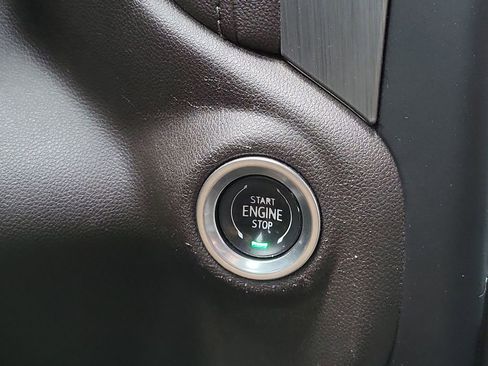 Used 2022 GMC Sierra 2500 Denali w/ Denali Ultimate Package image 17