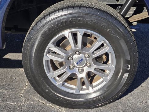 Used 2019 Ford F150 Lariat w/ Equipment Group 501A Mid image 8