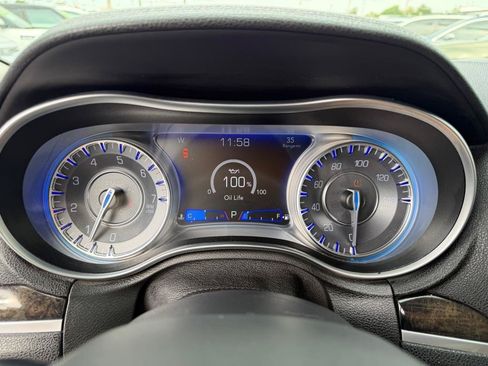 Used 2019 Chrysler 300 Limited RWD image 45