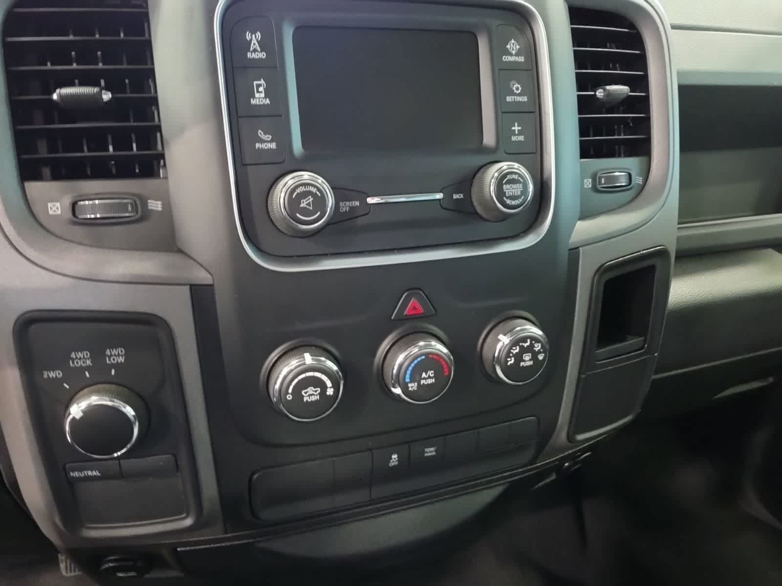 Used 2017 RAM 1500 Express AWD/4WD image 25