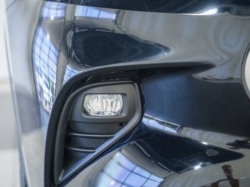 Used 2022 Toyota Highlander XLE AWD/4WD image 13