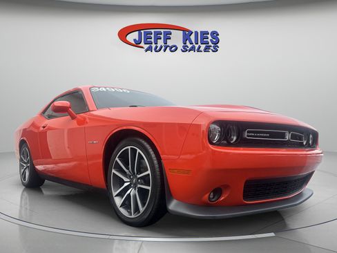 Used 2022 Dodge Challenger R/T w/ Plus Package image 3