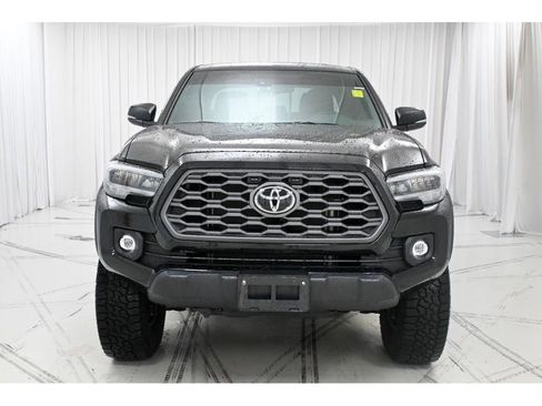 Used 2023 Toyota Tacoma TRD Off-Road image 3
