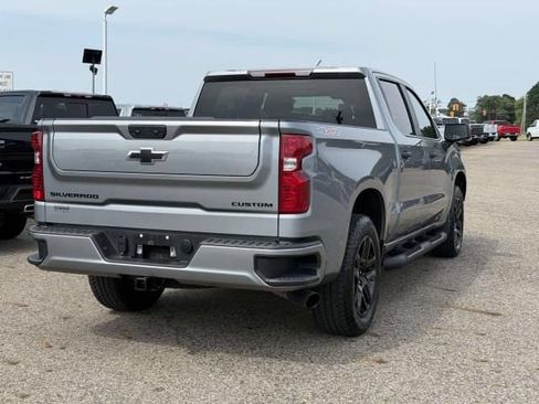 Used 2025 Chevrolet Silverado 1500 Custom w/ Turbomax Blackout Package AWD/4WD image 5