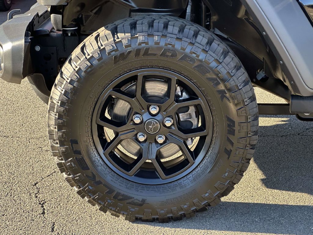 Used 2025 Jeep Wrangler Unlimited Sport AWD/4WD image 12