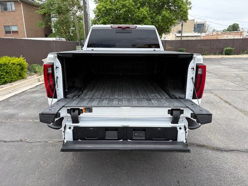 Used 2025 GMC Sierra 2500 Denali Ultimate AWD/4WD image 8