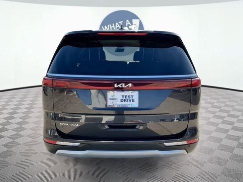 Certified 2024 Kia Carnival LX image 5