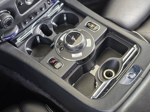 Used 2016 Rolls-Royce Ghost RWD image 18