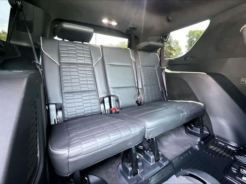 Used 2024 Cadillac Escalade Sport Platinum w/ LPO, ONYX Package AWD/4WD image 25