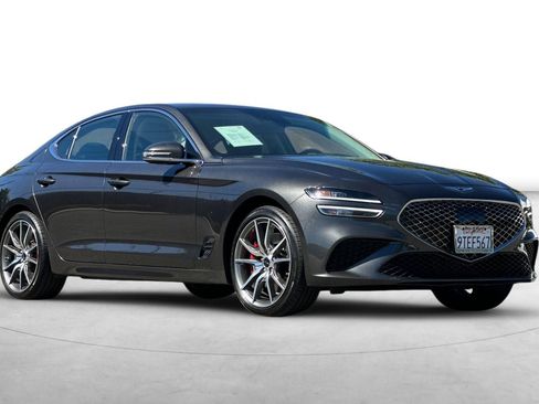 Used 2025 Genesis G70 2.5T image 10