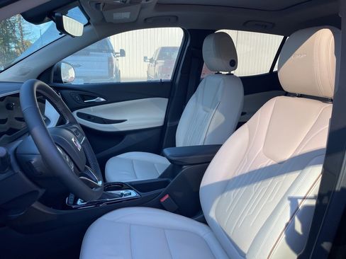 Used 2025 Buick Encore GX Avenir w/ Avenir Technology Package image 19