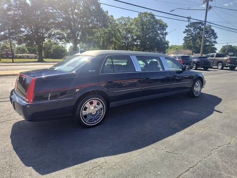 Used 2010 Cadillac DTS Limousine image 5