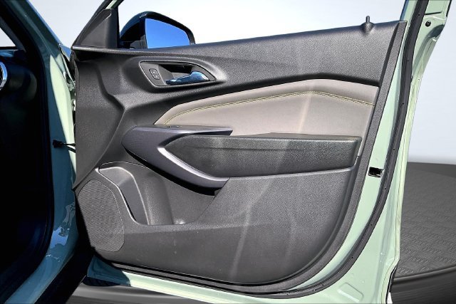 Used 2025 Chevrolet Trax ACTIV FWD image 26