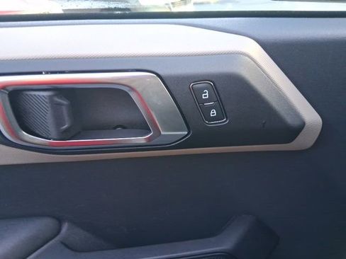 Used 2025 Ford Bronco Big Bend image 16