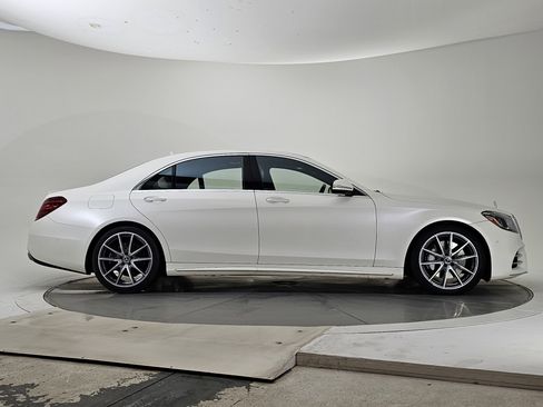 Used 2019 Mercedes-Benz S 560 Sedan image 2