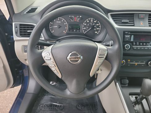 Used 2016 Nissan Sentra S image 22