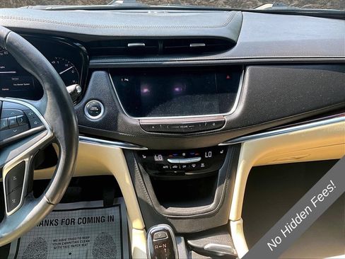 Used 2017 Cadillac XT5 Luxury w/ Driver Awareness Package FWD image 6