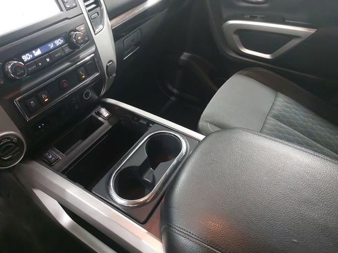 Used 2017 Nissan Titan SV AWD/4WD image 65