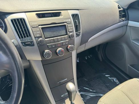 Used 2010 Hyundai Sonata SE FWD image 13