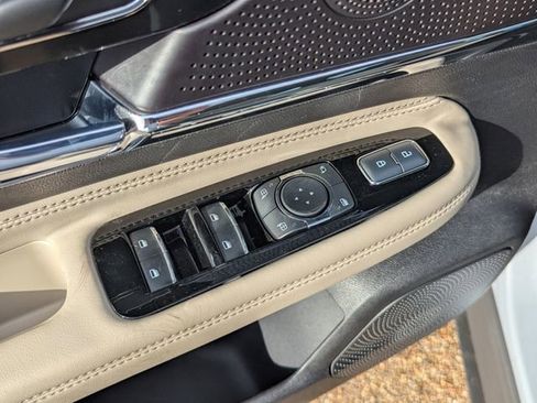 New 2026 Lincoln Corsair Premiere image 9