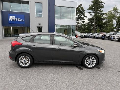 Used 2017 Ford Focus SE FWD image 5