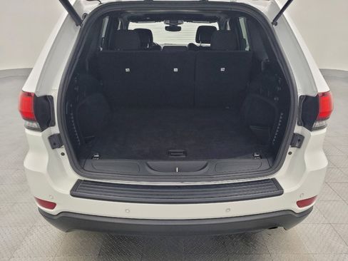 Used 2018 Jeep Grand Cherokee Laredo image 29