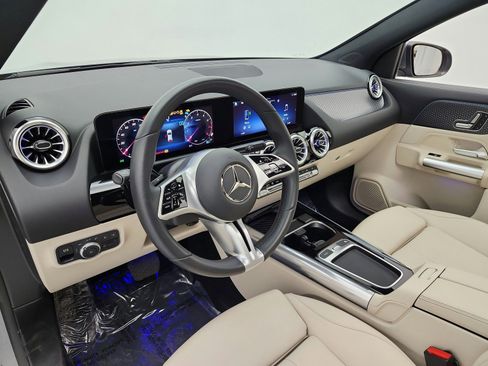 Used 2025 Mercedes-Benz GLA 250 image 12