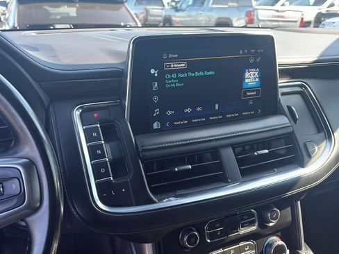 Used 2023 Chevrolet Suburban LT RWD image 15