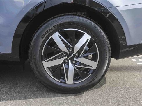 Certified 2023 Kia Sorento S w/ Panoramic Sunroof Package image 11