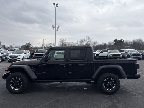 Used 2024 Jeep Gladiator Rubicon w/ Technology Group image 10