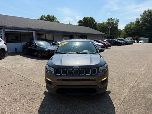 Used 2020 Jeep Compass Sport FWD image 2