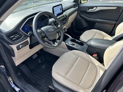 Used 2021 Ford Escape SEL w/ Technology Package FWD image 16