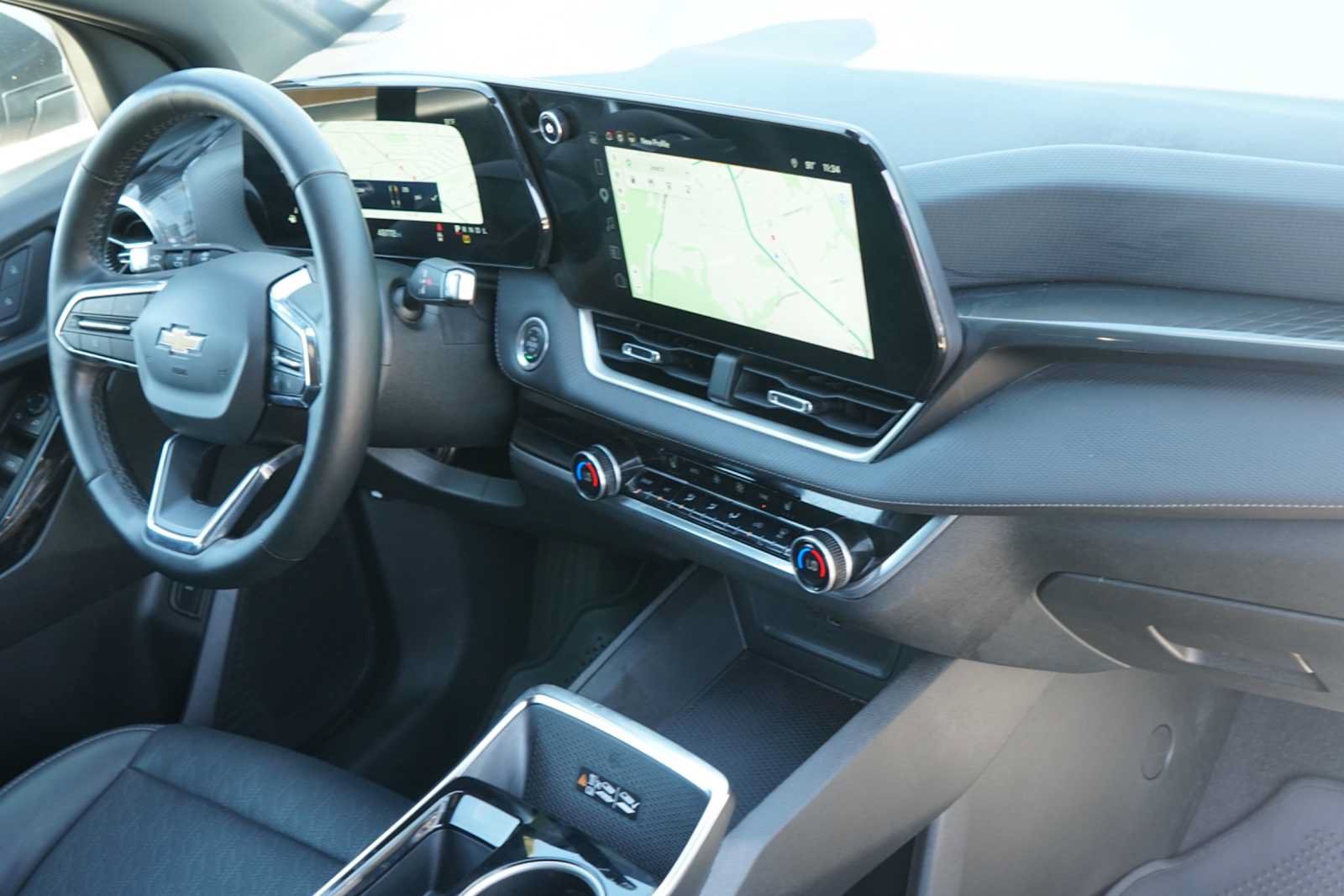 Used 2025 Chevrolet Equinox LT w/ Convenience Package II FWD image 24