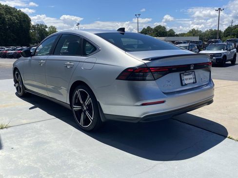 Used 2025 Honda Accord Sport image 9