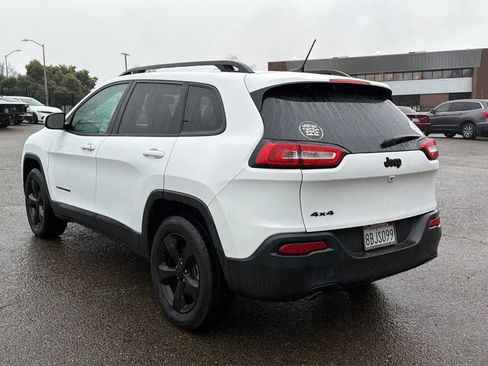 Used 2018 Jeep Cherokee Latitude w/ Altitude Package image 7
