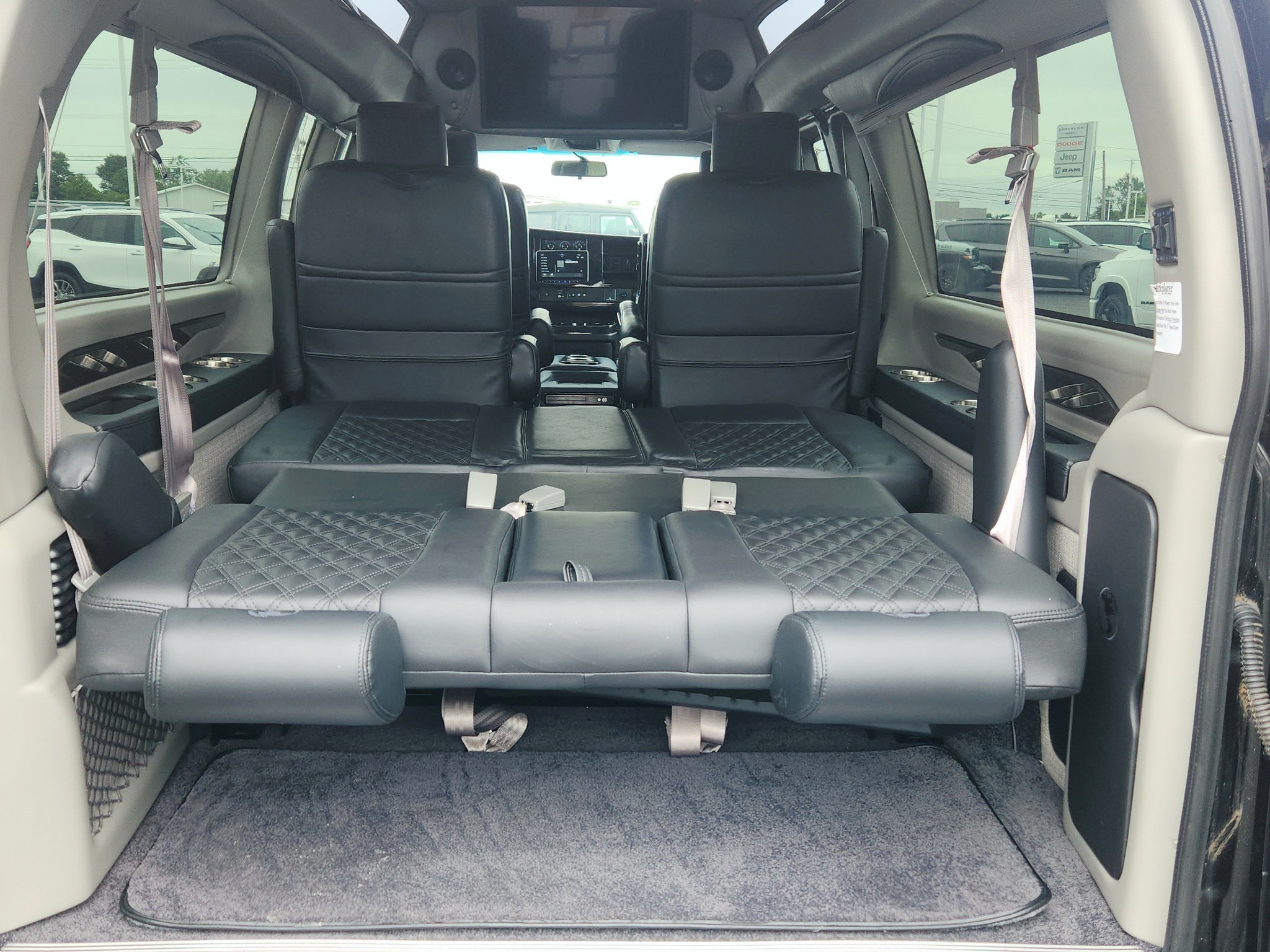 Used 2023 GMC Savana 2500 Extended RWD image 23