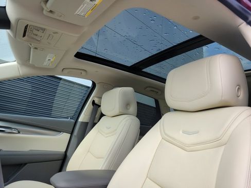 Used 2017 Cadillac XT5 Premium Luxury FWD image 33