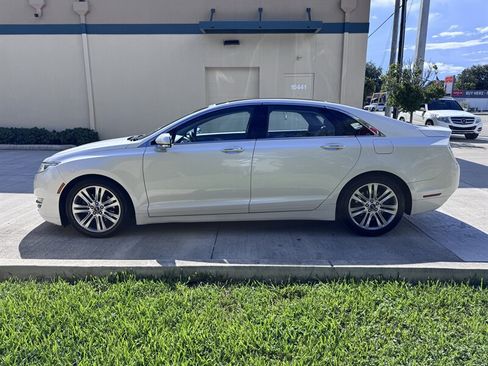 Used 2015 Lincoln MKZ w/ Equipment Group 102A Reserve FWD image 8