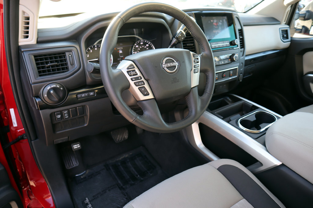 Certified 2024 Nissan Titan SV w/ SV Convenience Package RWD image 17
