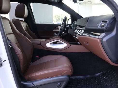 Certified 2024 Mercedes-Benz GLS 450 4MATIC image 33